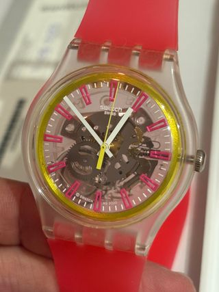 Reloj Swatch Transparente Rosa y Amarillo