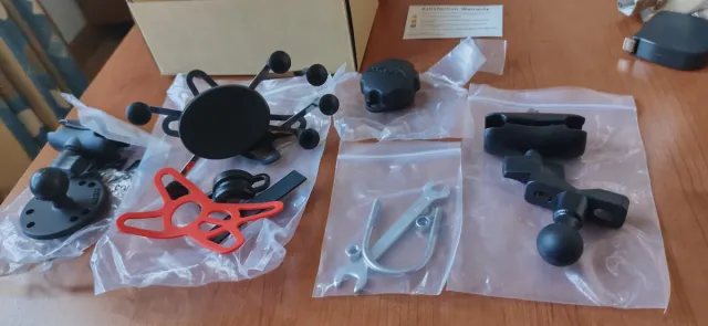 Soportes Móvil Moto tipo RAM Mounts