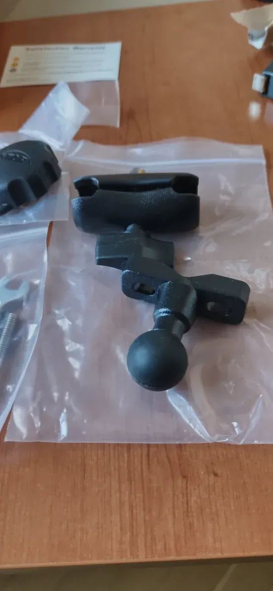 Soportes Móvil Moto tipo RAM Mounts