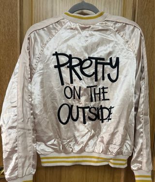 dos Chaqueta bomber satinada rosa y amarilla