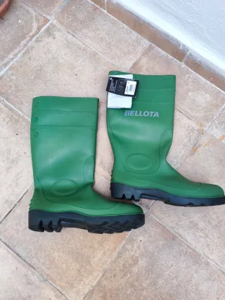 Botas de agua Bellota verdes y negras