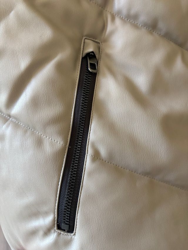 Chaleco acolchado Zara Beige Negro