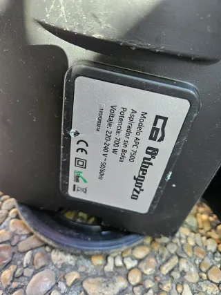 Aspiradora Orbegozo con manguera y cepillo