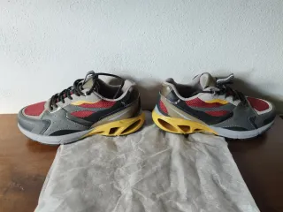 Scarpe sportive Zara uomo grigie rosse