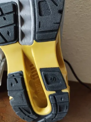 Scarpe sportive Zara uomo grigie rosse