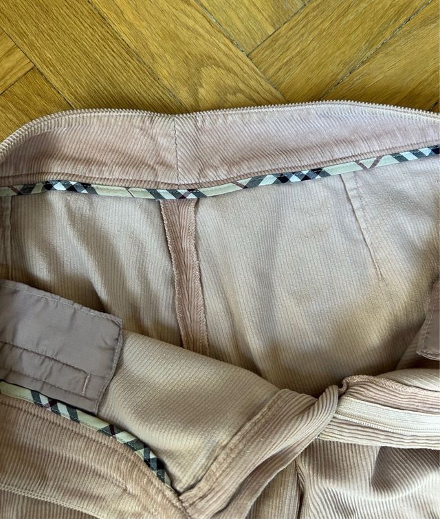 Pantalón pana rosa Burberry talla 44