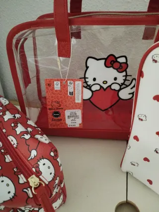 Neceser Hello Kitty Primark Rojo y Blanco