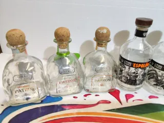 Lotto 8 bottiglie vuote Tequila diverse
