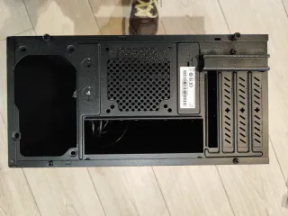 Computer case .Caja PC Metálica Negra