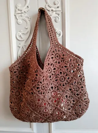 Borsa fatta al uncinetto di rafia naturale, marron