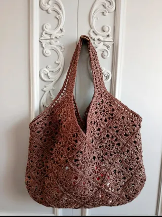 Borsa fatta al uncinetto di rafia naturale, marron