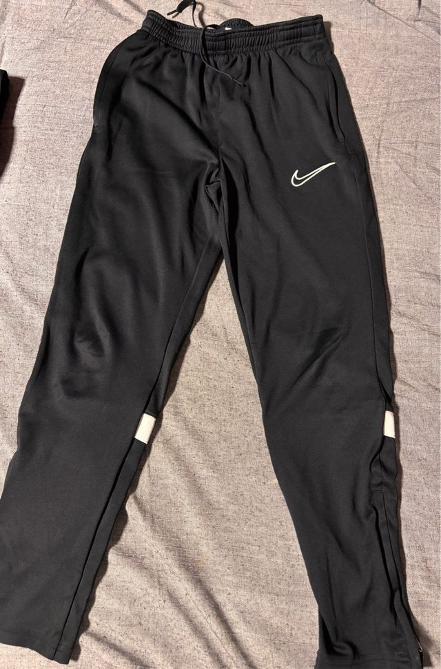 Chándal Nike Negro con Blanco