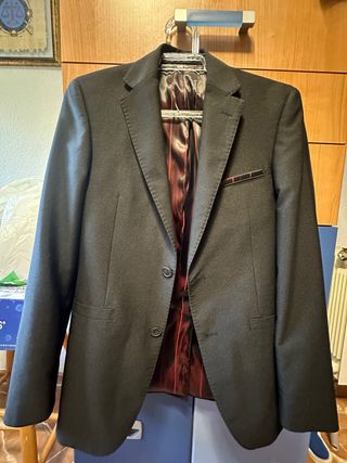 Traje de niño/joven negro y rojo