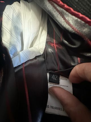 Traje de niño/joven negro y rojo