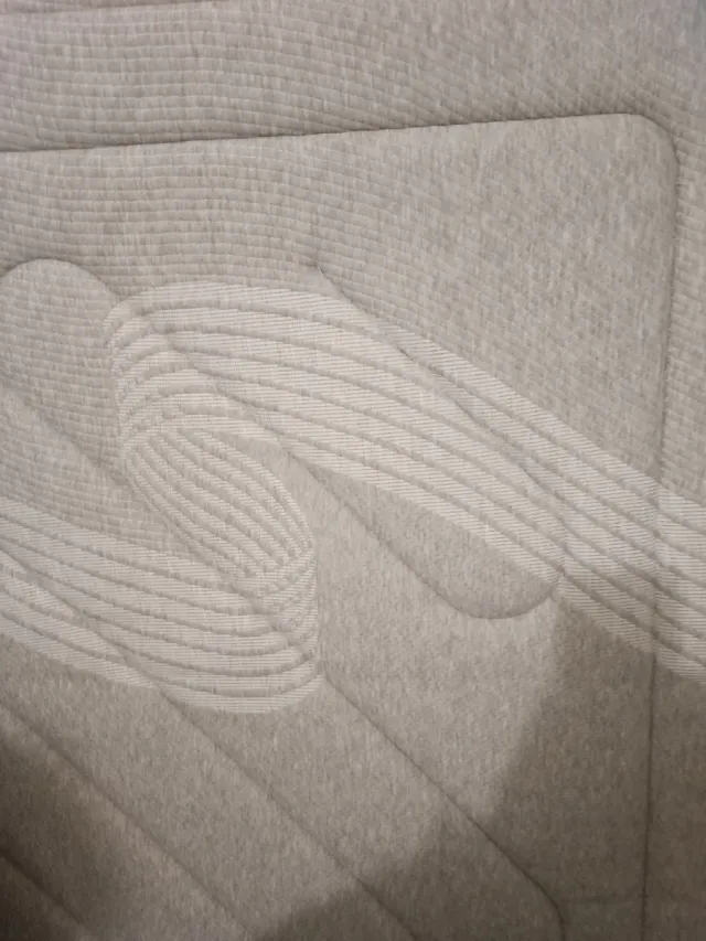 Cama 1,35 x 1,90 tela gris/blanca