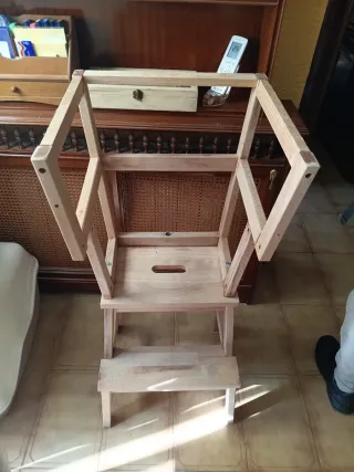 Torre di apprendimento Montessori in legno