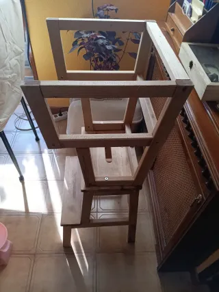 Torre di apprendimento Montessori in legno