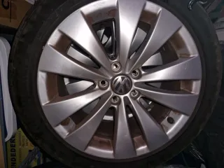 Llantas VW CC 17' con Neumáticos 90%