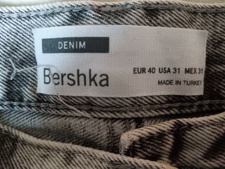 Pantalón corto vaquero Bershka gris T.40