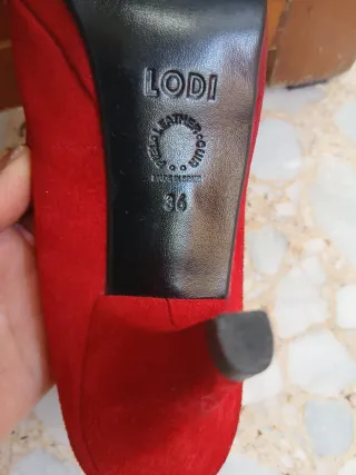 Zapatos de salón rojos tacón fiesta, muy cómodos.