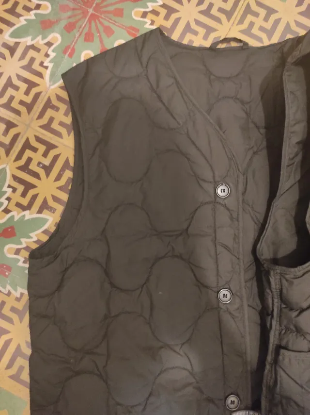 Chaleco H&M negro acolchado