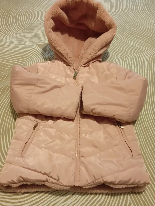 Chaqueta niña rosa con capucha