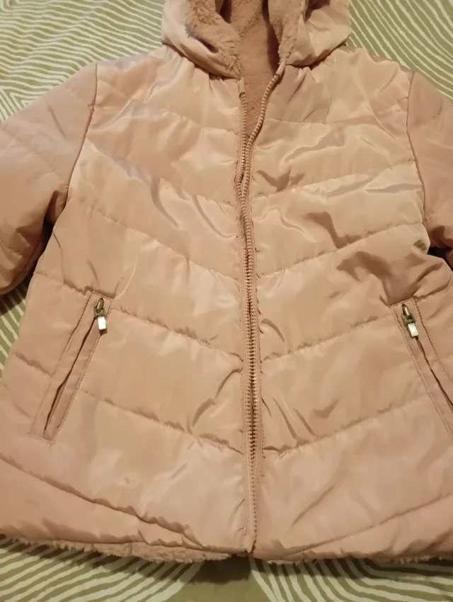 Chaqueta niña rosa con capucha