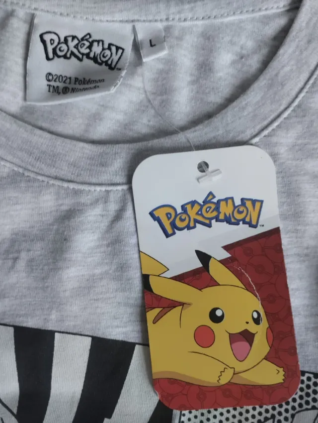 Camiseta Pokémon Mew Talla L