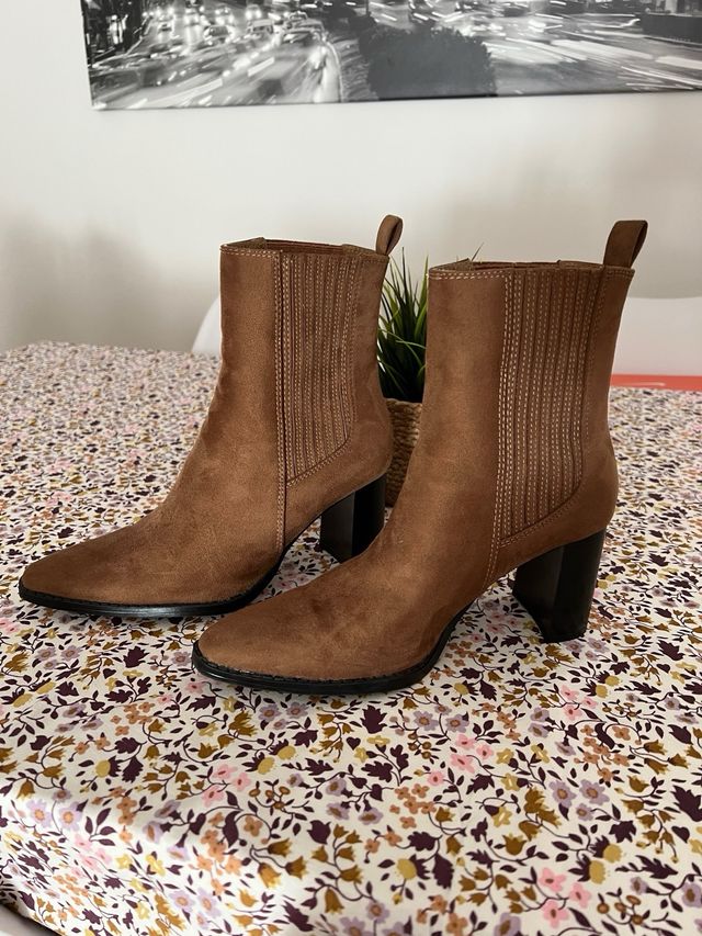 Botas de tacón marrones para mujer