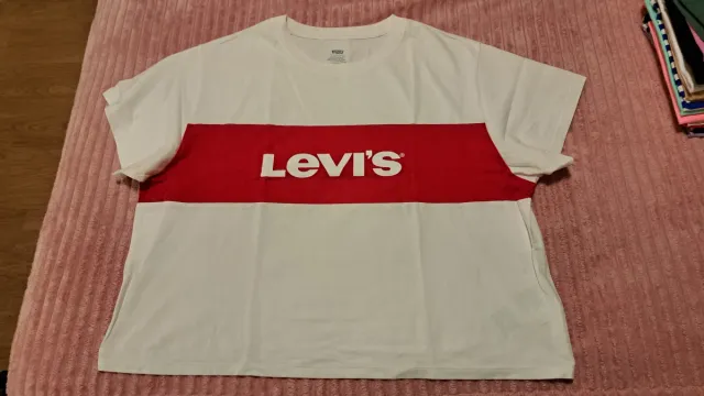Camiseta Levi's Blanca y Roja