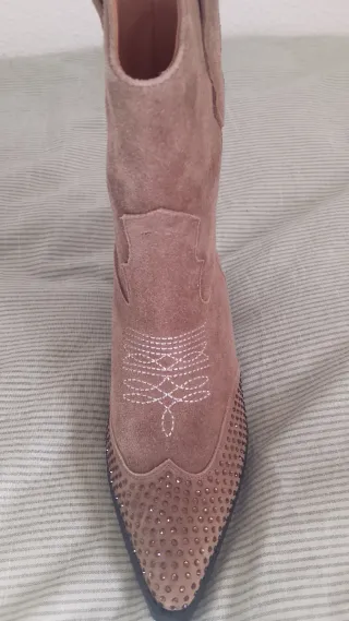 Botas cowboy ante tachuelas