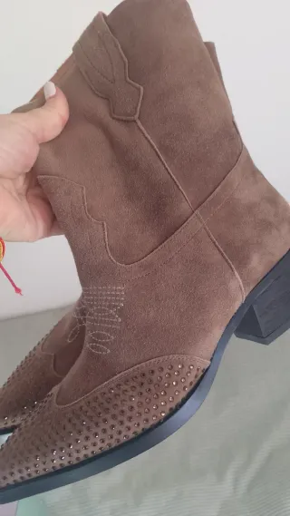 Botas cowboy ante tachuelas