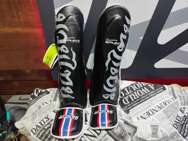 Guantes,calzonas, espinilleras ,leone...