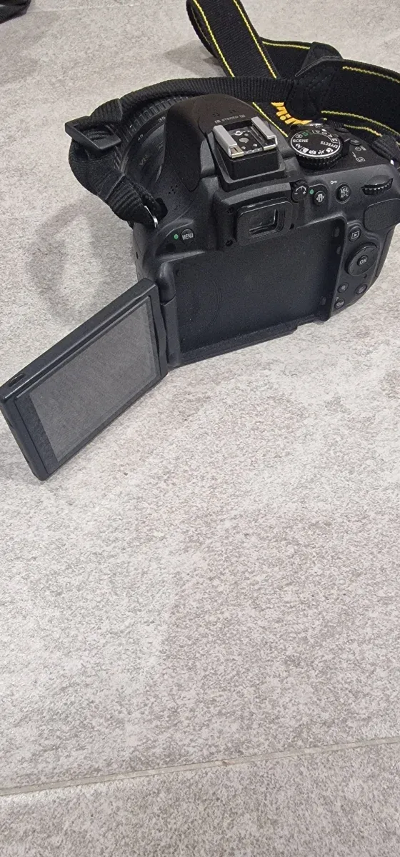 Cámara Nikon D5200 + Accesorios