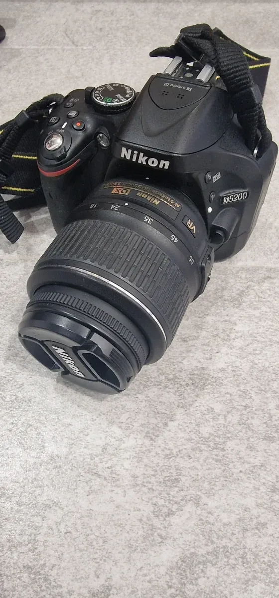 Cámara Nikon D5200 + Accesorios