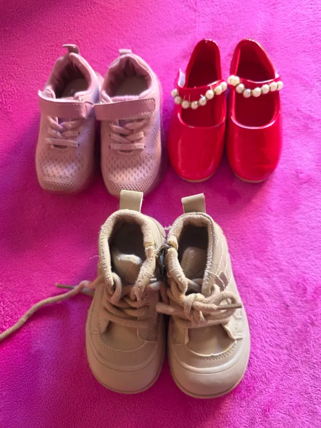 Lote 3 pares zapatos numero 23 niña