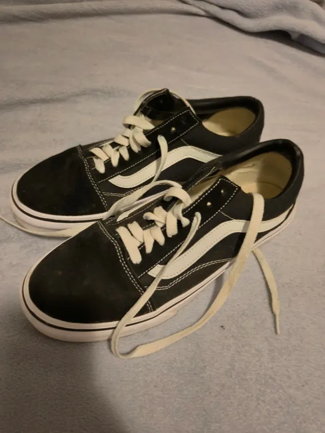 Zapatillas Vans Old Skool Negras y Blancas
