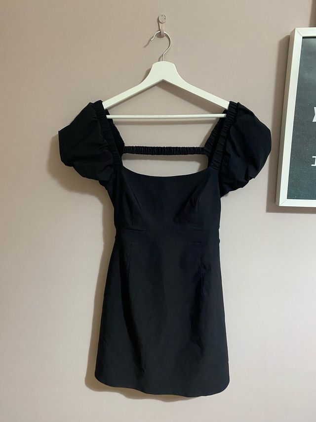 Vestido negro espalda descubierta