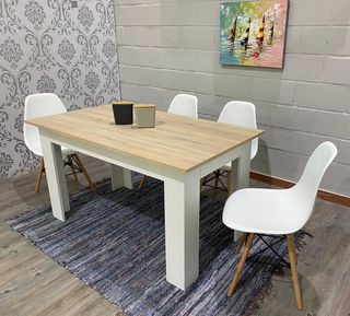 Mesa Comedor + 4 Sillas Madera y Plástico