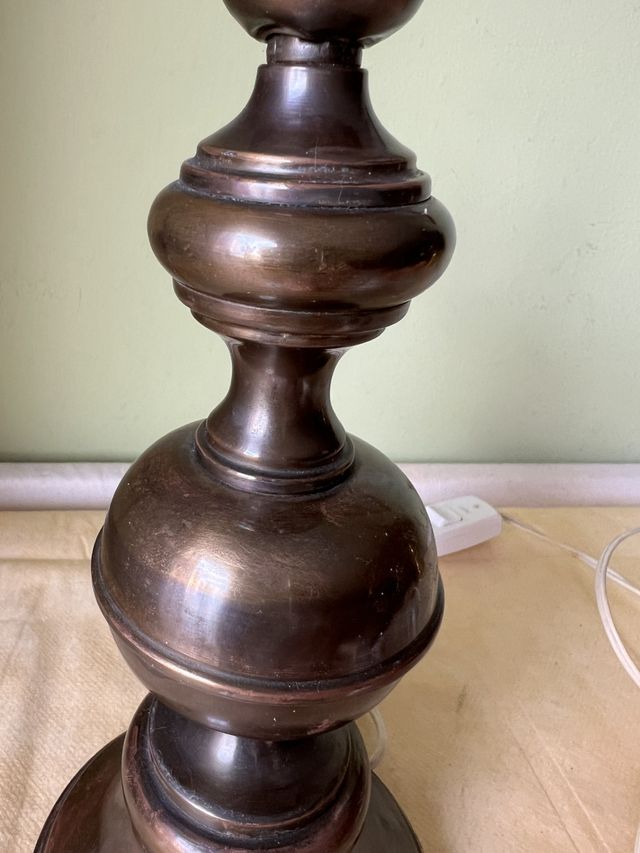 Lámpara de mesa metal vintage J