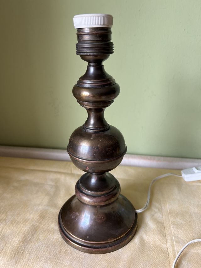 Lámpara de mesa metal vintage J