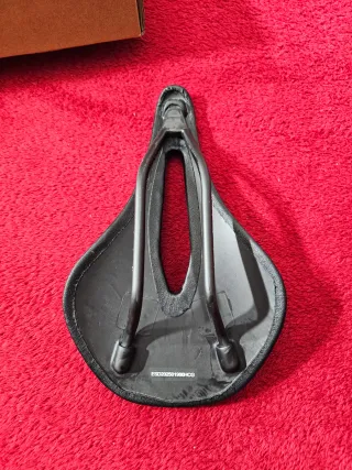 Selim carbono bicicleta ELITA ONE