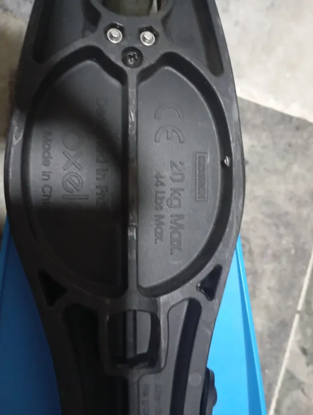 Patinete 3 ruedas azul y amarillo