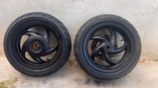 Llantas moto Derbi/Piaggio 120/70-12 delant y tras