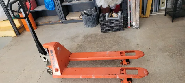 Transpaleta manual Hutsu 2500kg