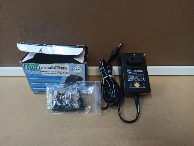 Adaptador de Corriente regulable 3-12V homologado