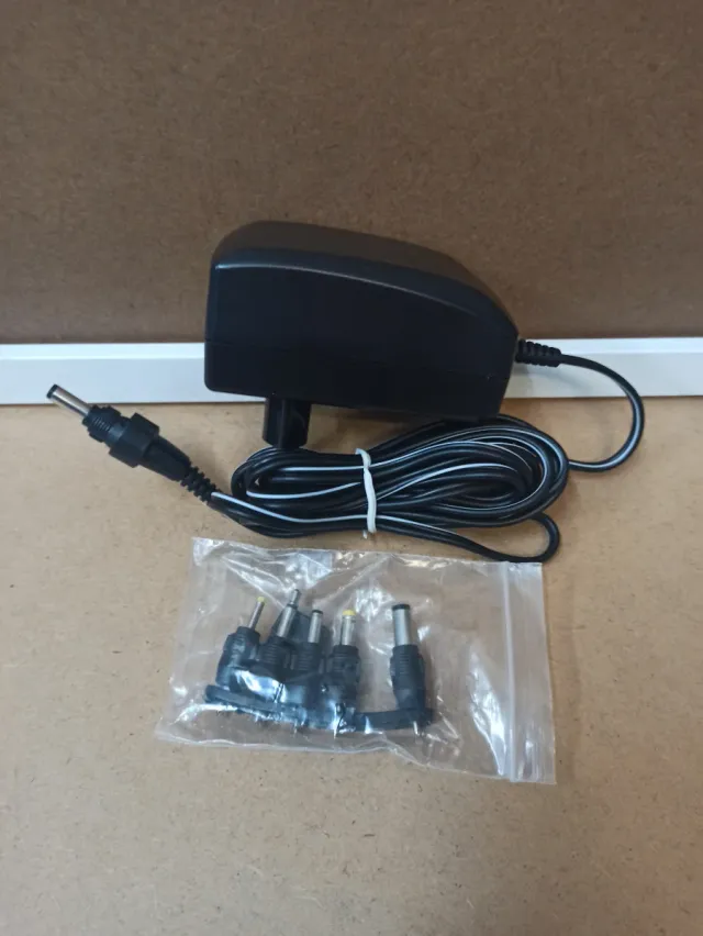 Adaptador de Corriente regulable 3-12V homologado