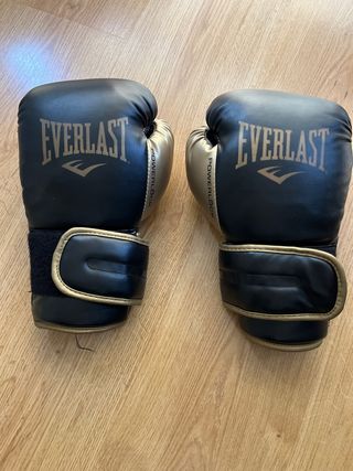 Guantes de Boxeo Everlast Negros y Dorados