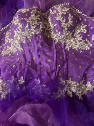 Vestido de Quinceañera Morado.