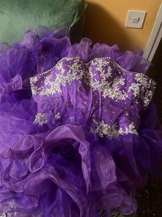Vestido de Quinceañera Morado.